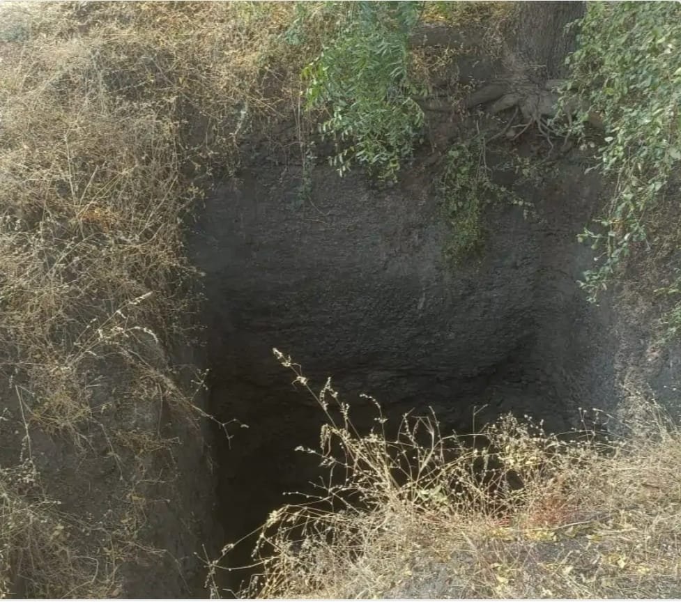 धार के मनावर में बाइक अनियंत्रित होकर कुएं में जा गिरी