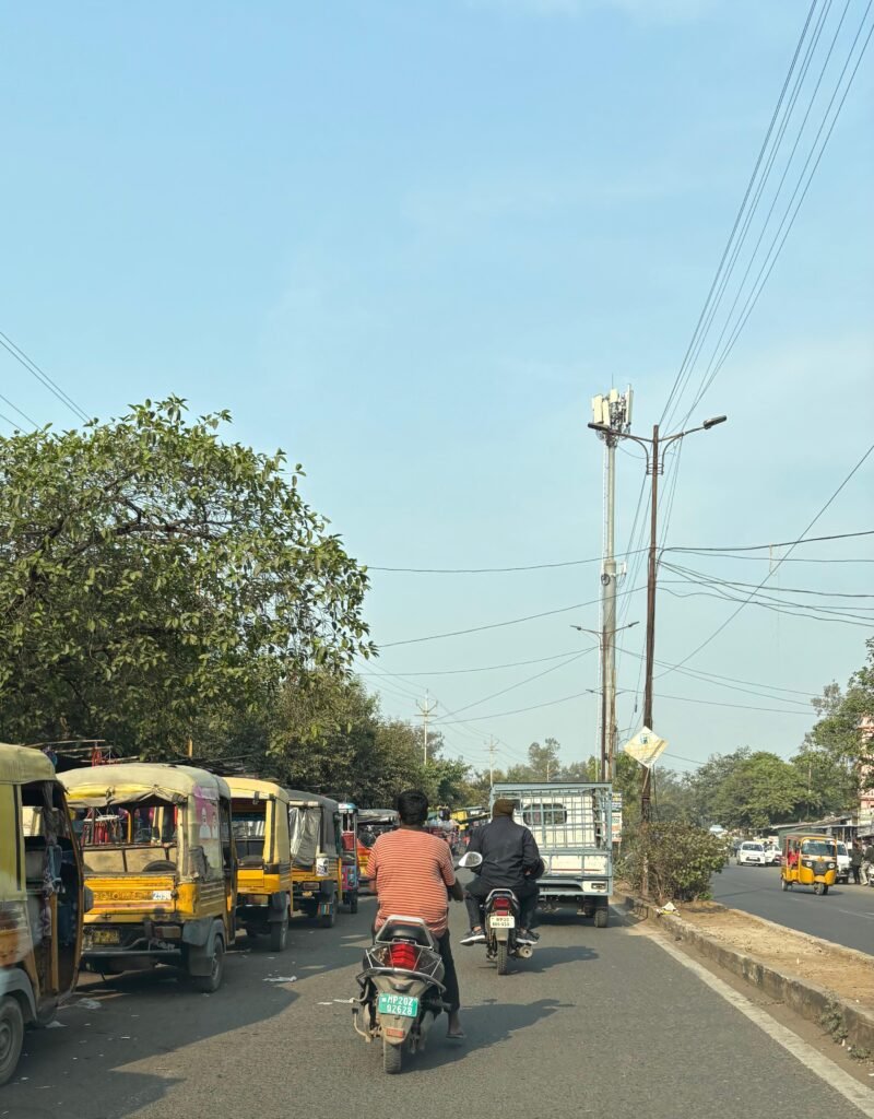 मेडिकल का मुख्य गेट ऑटो चालकों के हवाले 