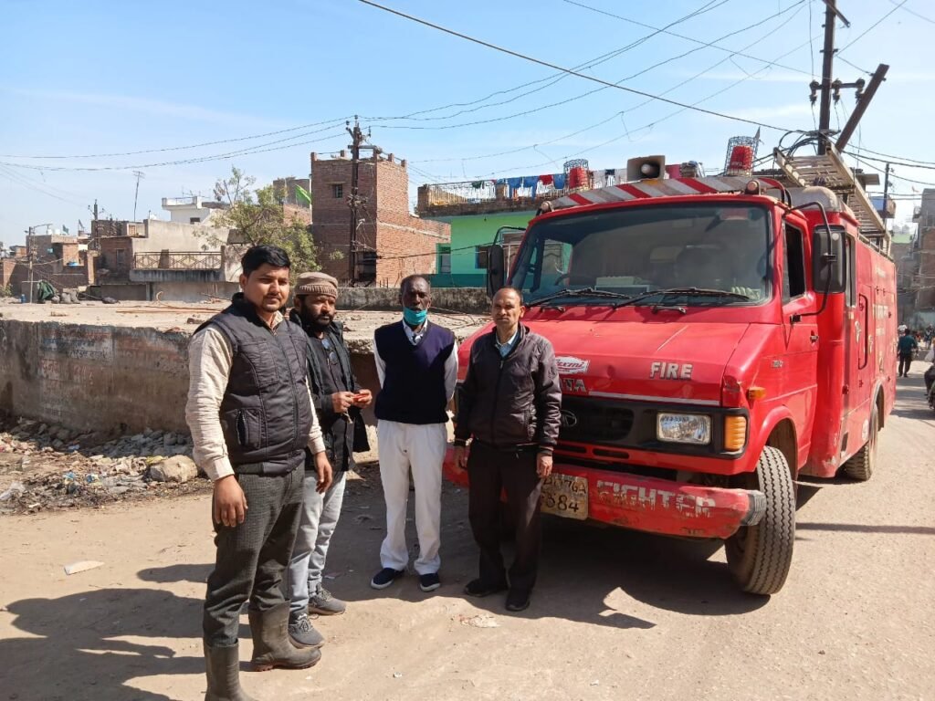 तारागंज बड़ा पुल के पास मकान में लगी आग