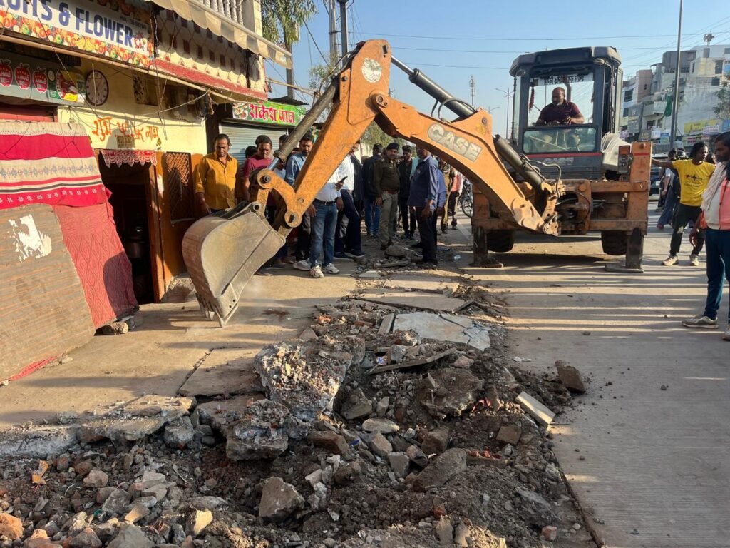 खंडवा नाका चौराहे से भावना नगर तक रिमूवल कार्रवाई