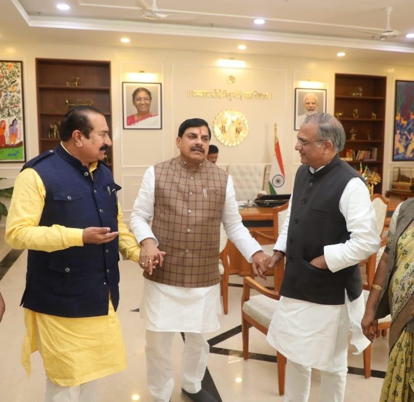 सांसद सुधीर गुप्ता और विधायक दिलीपसिंह परिहार ने की क्षेत्र के विकास कार्यों को लेकर सीएम से चर्चा 