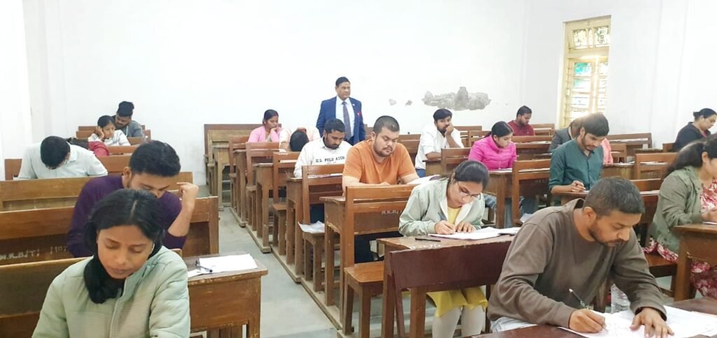 23 केंद्रों पर 7 हजार से अधिक ने दी परीक्षा