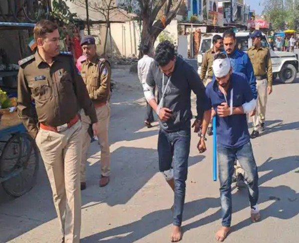 असली आरोपियों को चढ़वाया नकली प्लास्टर