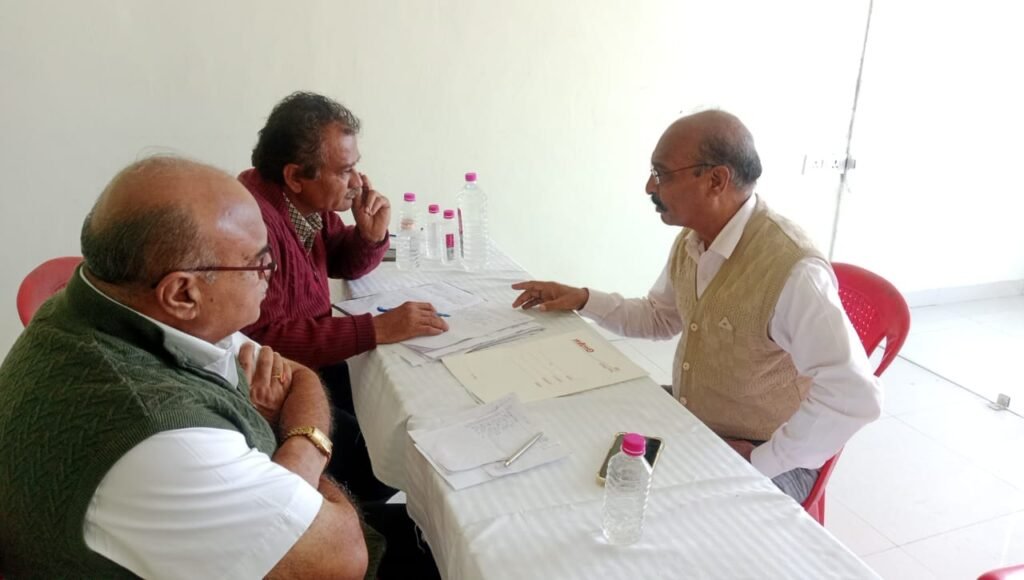 जिले में एसोसिएशन के घर की खेती बन गया है क्रिकेट…