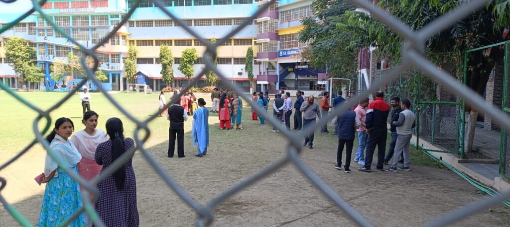 स्कूल को बम से उड़ाने की धमकी, मचा हडकंप 