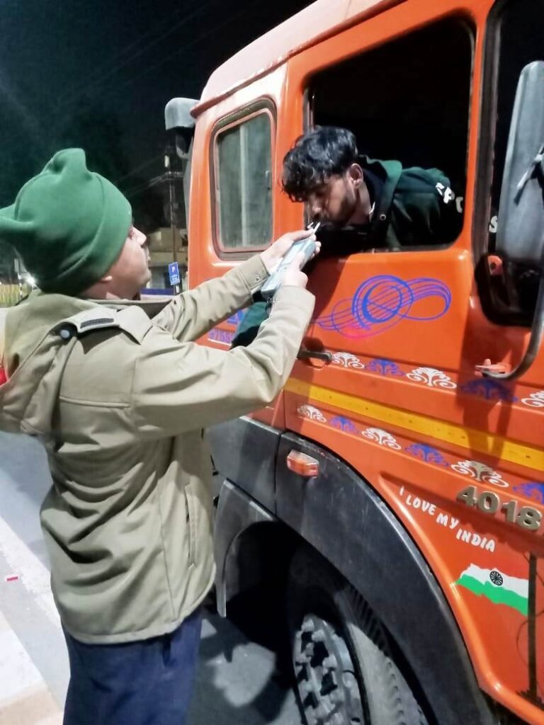 शराब खोर आधा दर्जन वाहन चालको पर हुई कार्रवाई