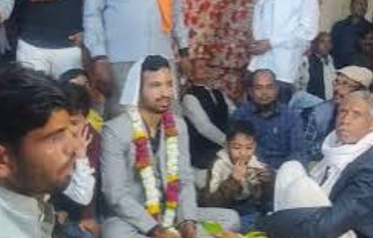 इनकम टैक्स अफसर ने ठुकराया 5 लाख का टीका