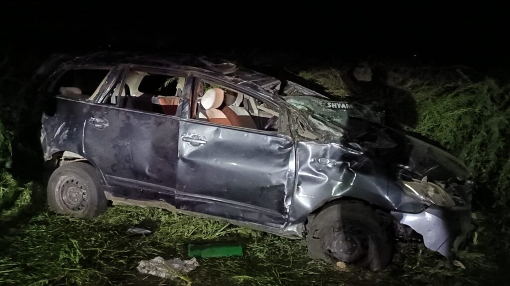 एनएच 30 पर भीषण सडक़ दुर्घटना में दंपत्ति समेत बेटी की मौत