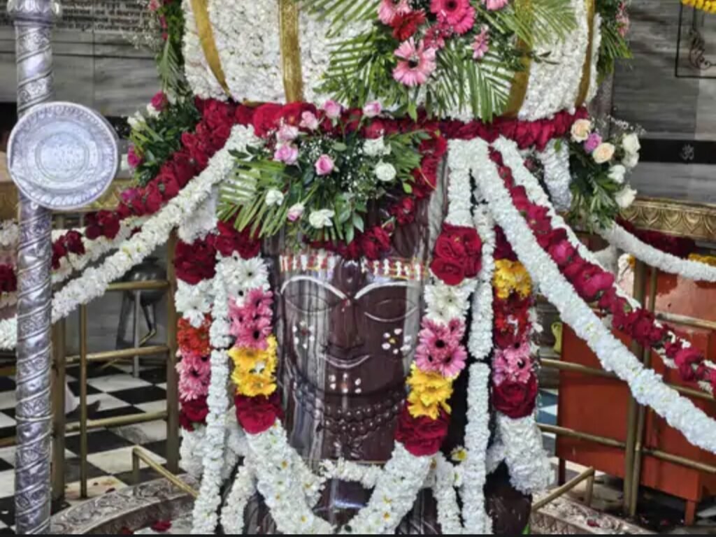 पशुपतिनाथ मंदिर में महाशिवरात्रि पर्व धूमधाम से मनाया