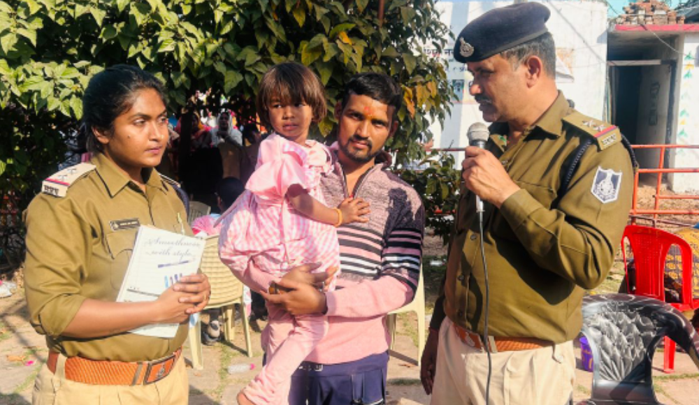 चुरहट पुलिस नें मेले मे गुम हुए 5 बच्चों को ढूंढ़कर 