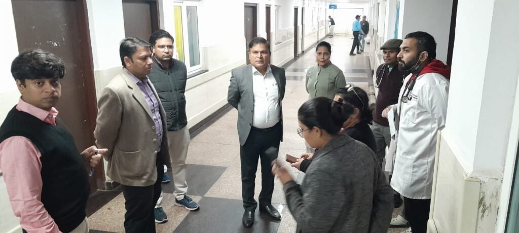 मेडिकल कॉलेज के अधिष्ठाता ने विभागों में एकेडमिक गतिविधियों का निरीक्षण किया