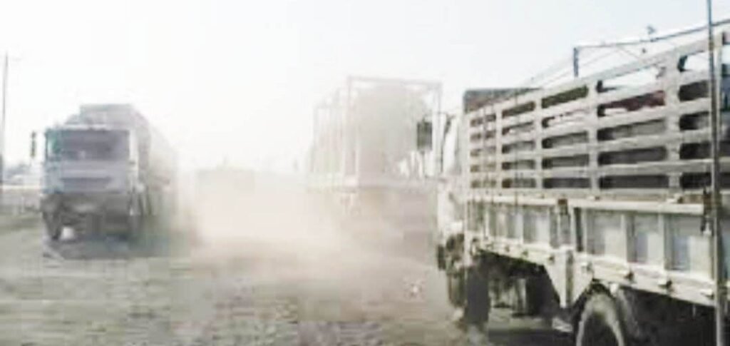 सरई की सड़कों पर धूल के गुब्बारे से लोग परेशान धूल के कारण लोगों को हो रही एलर्जी