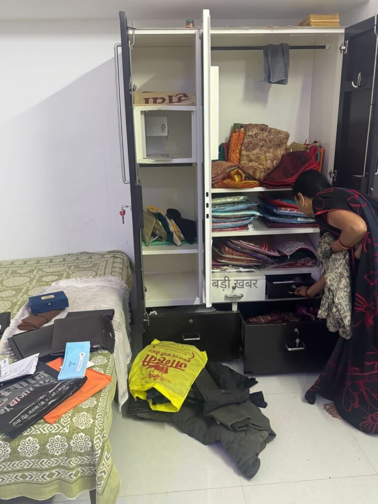 सूने घर का ताला तोड़ कैश समेत ज्वेलरी पार