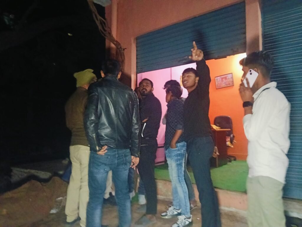 युवक की देर रात गोली मारकर हत्या