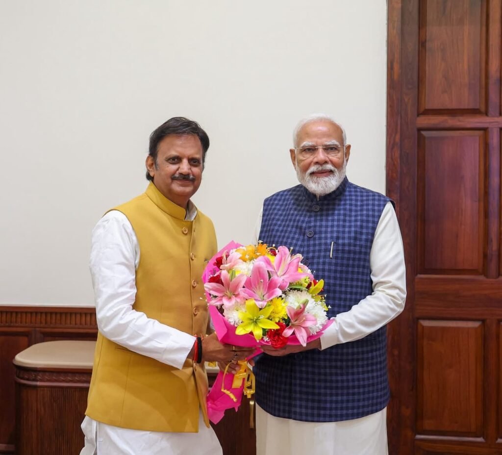 प्रधानमंत्री श्री मोदी से उप मुख्यमंत्री श्री शुक्ल ने की शिष्टाचार भेंट