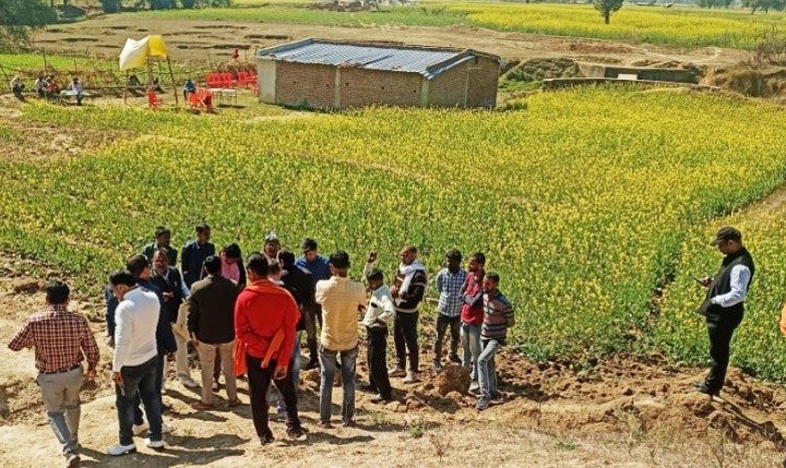 रेलवे में अधिग्रहित भूमि के ज्यादा मुआवजा के लिये वर्गफिट में किया गया रकवा