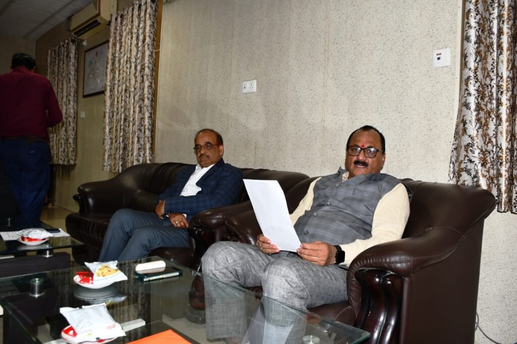 अपने कार्यकाल की उपलब्धियां और कार्यो को साझा किया प्रो0 आचार्य ने