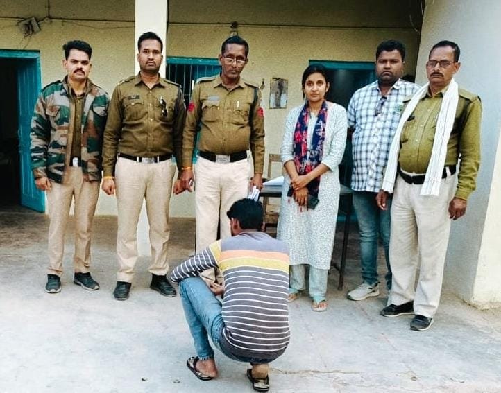 कट्टा सहित जिंदा कारतूस लिए पकड़ा