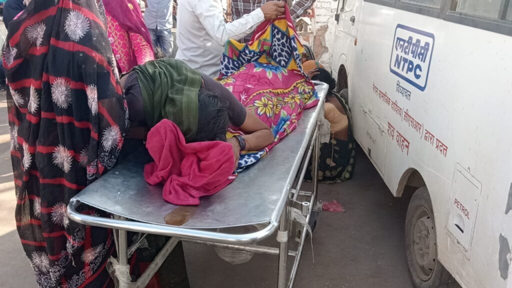 पेड़ से गिरने पर युवक की मौत