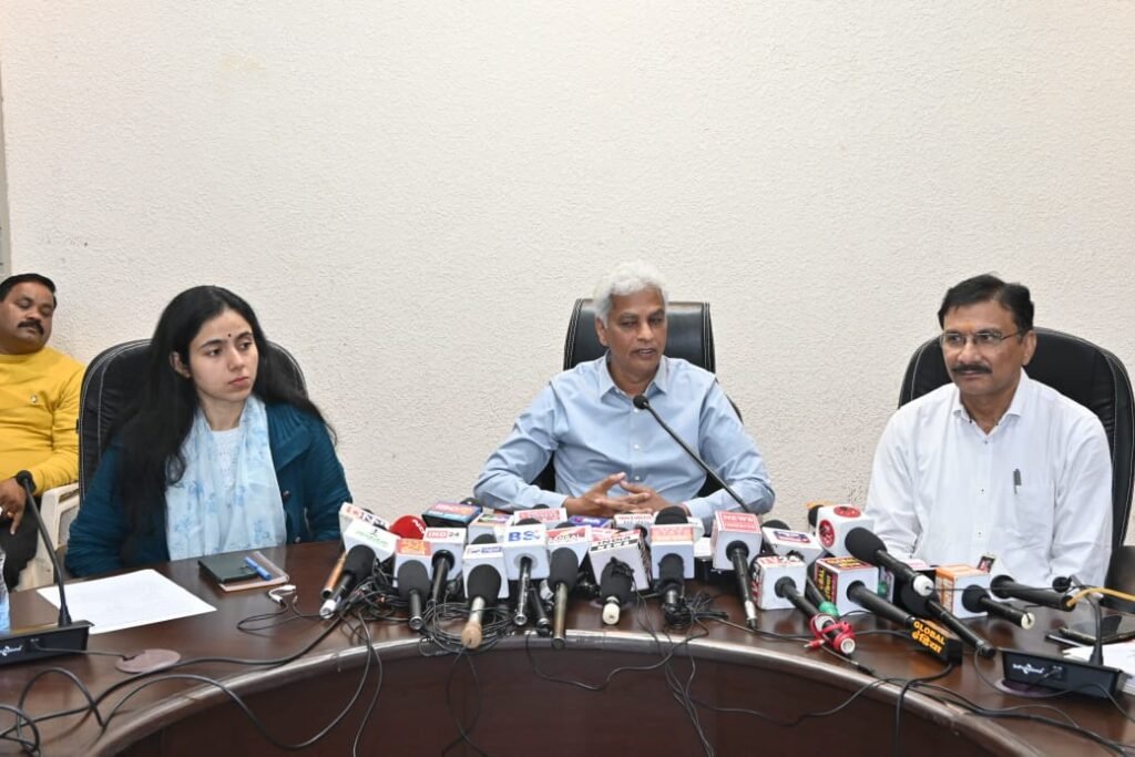 82 दुकानों पर मिलेगी सस्ती दर पर किताबें- यूनिफार्म