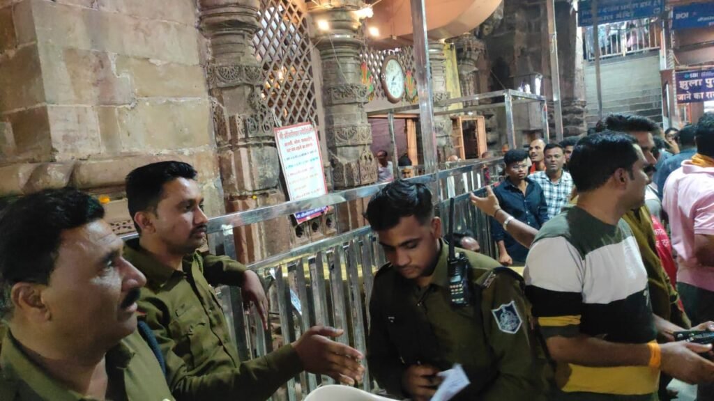 ज्योतिर्लिंग ओंकारेश्वर मंदिर में दर्शन व्यवस्था में सुधार