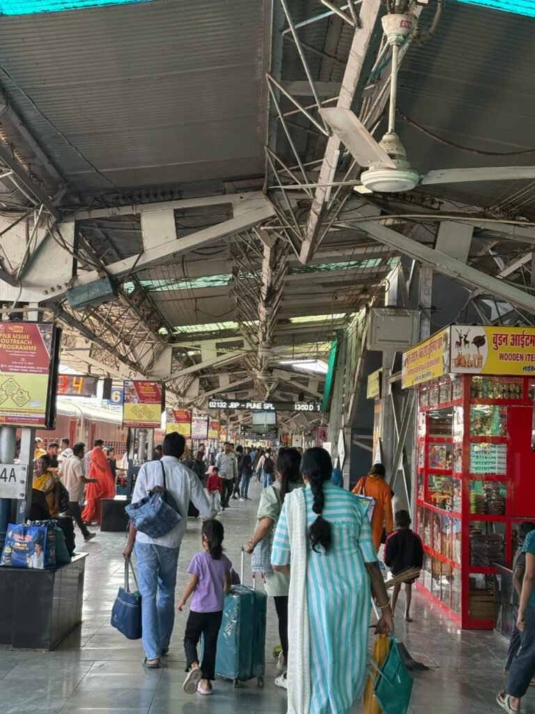 रेलवे प्रशासन अलर्ट, दो दिन उमड़ेगा भक्तों का सैलाब