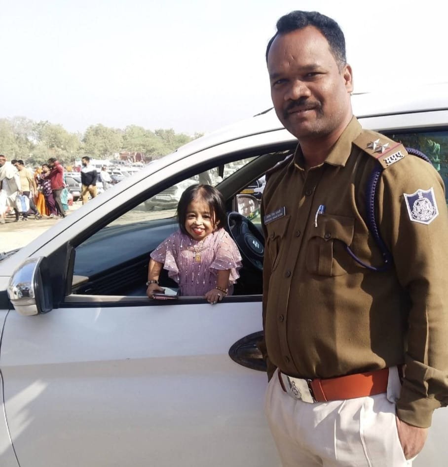 दुनिया की सबसे छोटी महिला मैहर पहुँची