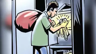 थाना मांधाता क्षेत्रान्तर्गत नर्मदा जयंती पर्व पर हुई चोरी की घटनाओं का माघाता पुलिस ने किया पर्दाफाश