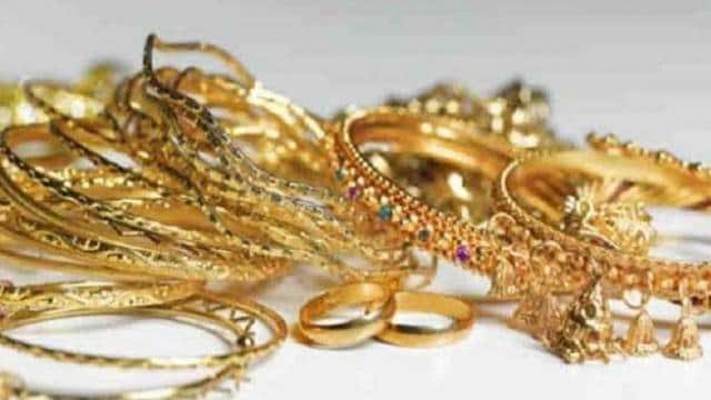 नौकरी लगवाने के नाम पर 38 लाख नगद हड़पे, जेवरात खुर्दबुर्द किए