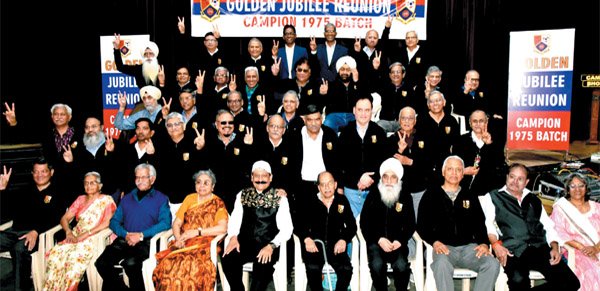 1975 बैच के पूर्व विद्यार्थी 50 साल पुरानी यादों में खोए