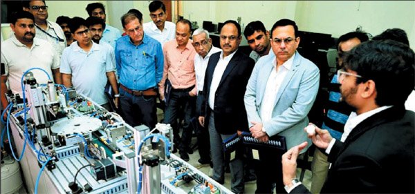 निटर ने शिक्षा व उद्योग के बीच पुल का काम किया