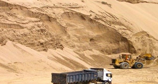 बरने नदी से हो रहा अवैध उत्खनन