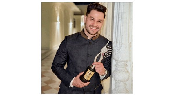 कुणाल खेमू ने आईफा अवार्ड्स 2025 में मडगांव एक्सप्रेस के लिए सर्वश्रेष्ठ डेब्यू निर्देशक का पुरस्कार जीता