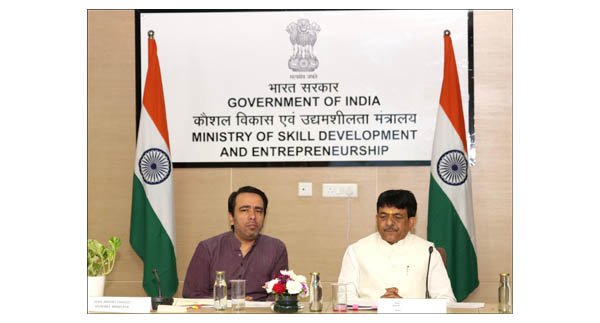 जयंत ने की उत्तर प्रदेश में काैशल विकास तथा शिक्षा चर्चा
