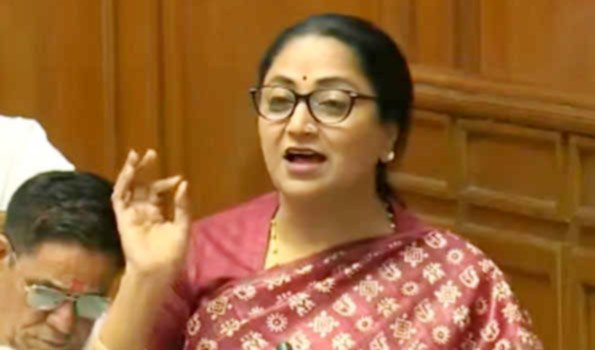 दिल्ली विधानसभा में पहली बार पेश हुआ एक लाख करोड़ रुपये का बजट