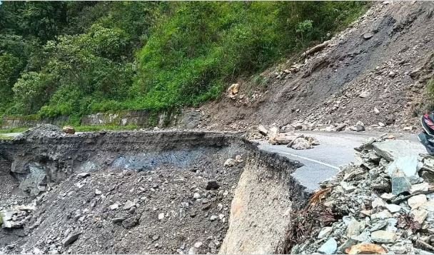 उरुजगान प्रांत मेें भूस्खलन के कारण छह लोगों की मौत