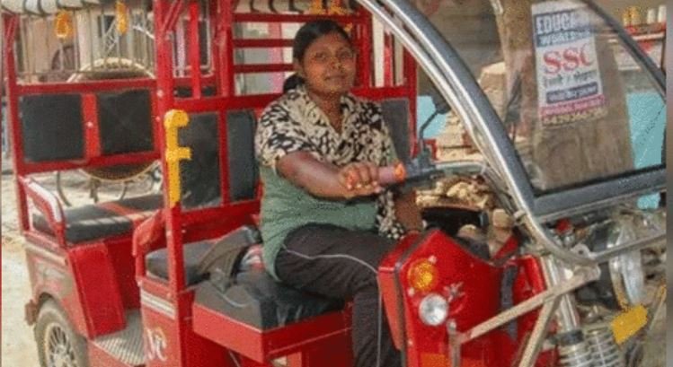 नगरीय क्षेत्रों में मुख्यमंत्री ई-रिक्शा योजना