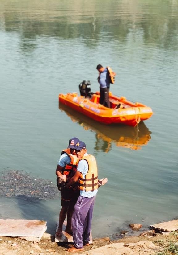चार वर्षीय बालिका का एसडीआरएफ टीम ने नदी से किया शव बरामद