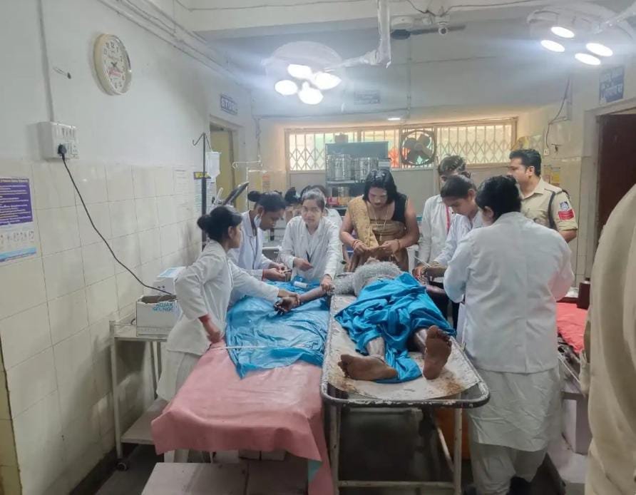 किन्नरों में विवाद, चाकू चले एक घायल 