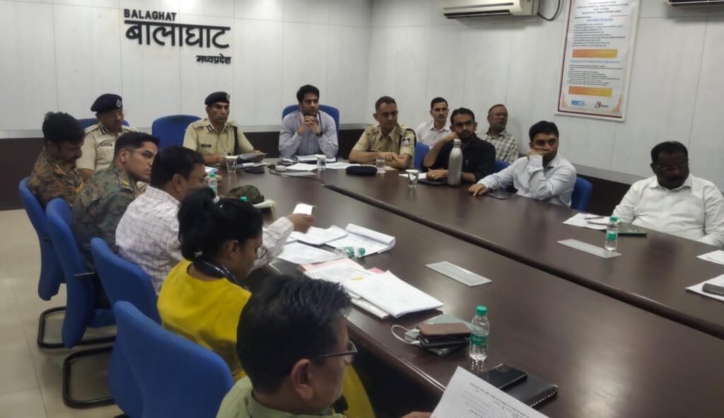 मुख्यमंत्री डॉ. यादव ने नक्सल प्रभावित क्षेत्रों में आंतरिक ढाँचा विकास पर बुलाई बैठक