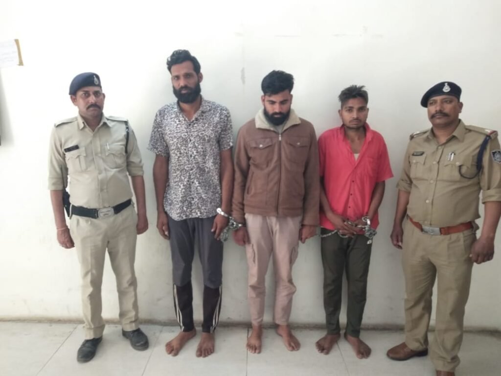 50 लाख की 70 ग्राम मैफेड्रोन ड्रग्स के साथ तीन तस्कर गिरफ्तार