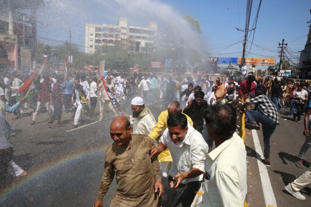 खाद-बीज, बिजली, पानी की कमी पर कांग्रेस का प्रदर्शन