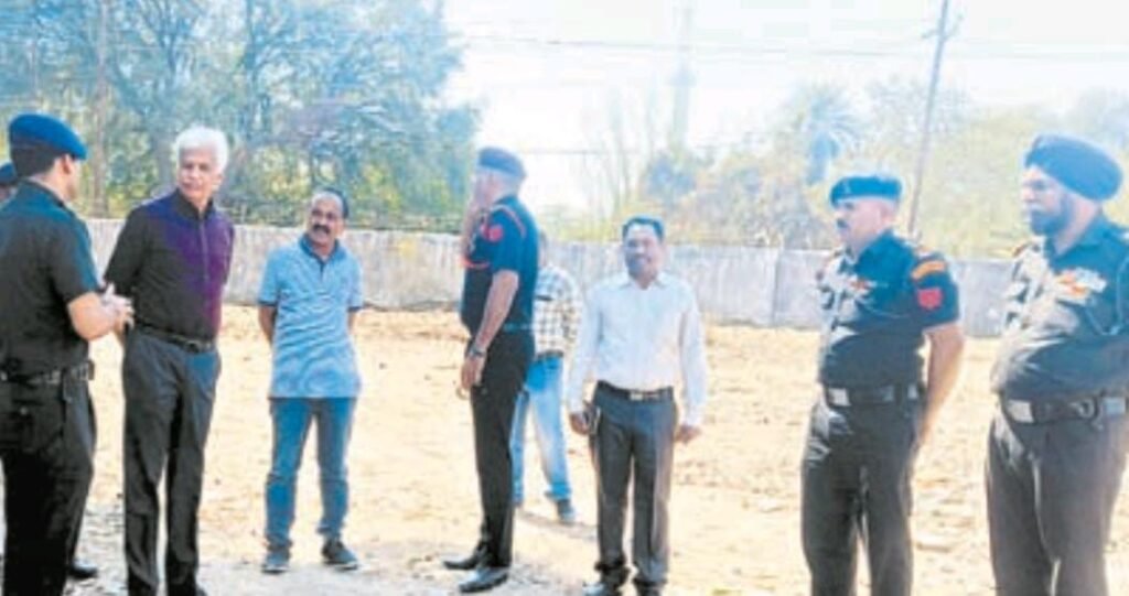 ऑक्सीजन पार्क स्थल का कलेक्टर-निगमायुक्त ने किया निरीक्षण