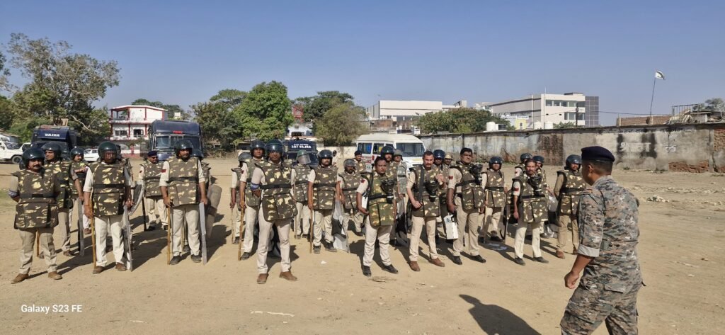 होली से पहले दमोह में पुलिस की बलवा ड्रिल