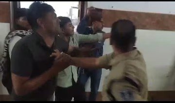 मंदिर की जमीन पर कब्जे को लेकर दो गुटों में हिंसक संघर्ष, 9 घायल