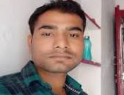 होली मनाने आ रहे बाइक सवार को तेज रफ्तार वाहन ने रौंदा