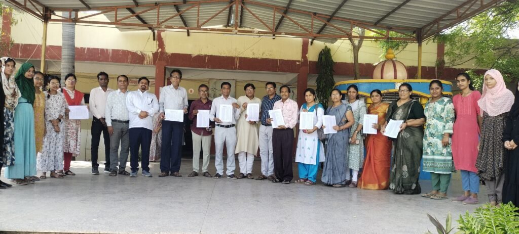 9 वीं में तपस्या आनंदीलाल पवार व 11 वीं में दीपिका पूनमसिंह अलावा प्रथम रही