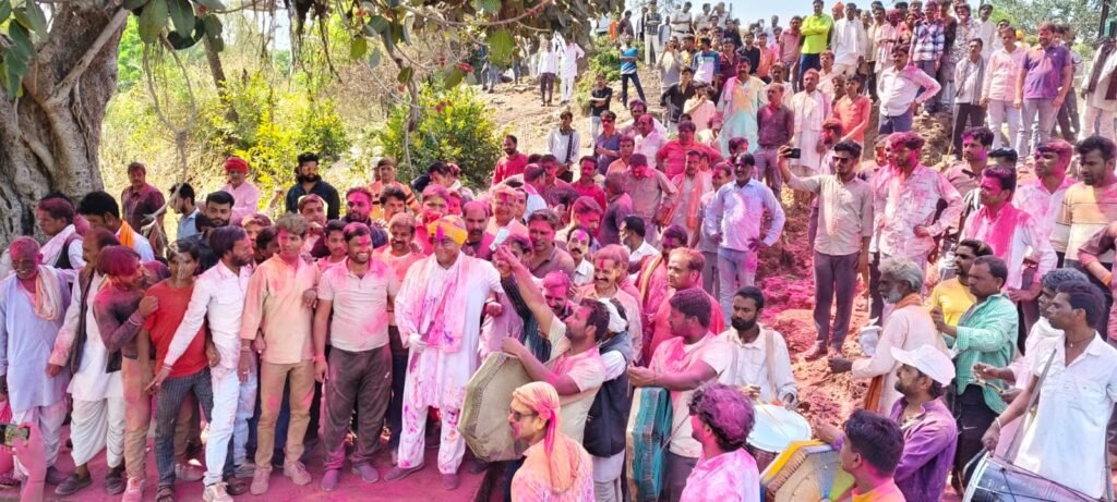 आज भी मनाया जा रहा होली के हिल्ले 