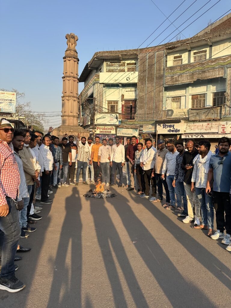 राणा सांगा पर टिप्पणी के विरोध में करनी सेना का प्रदर्शन