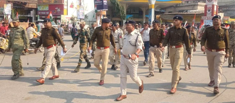 सीधी पुलिस का त्यौहार से पहले फ्लैग मार्च